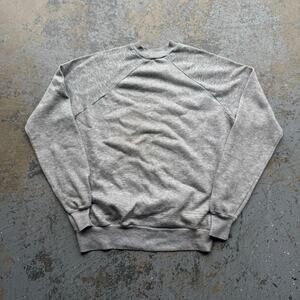 Vintage 80’s Gray Blank Raglan Cut Sweatshirt